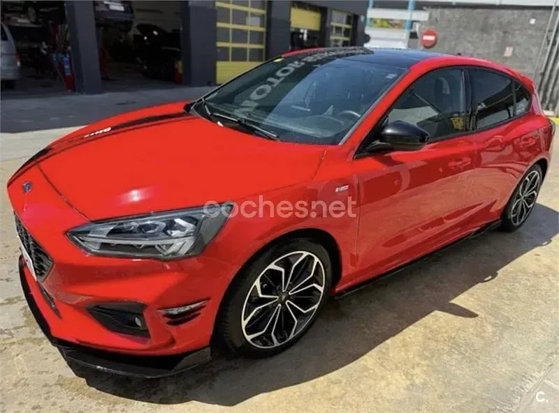 Usado Ford Focus Vignale 125 CV (91 kW) 2020 Rojo Berlina