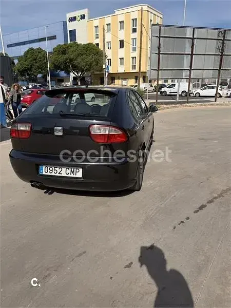 Usado Seat Leon FR 150 CV (110 kW) 2003 Negro Utilitario
