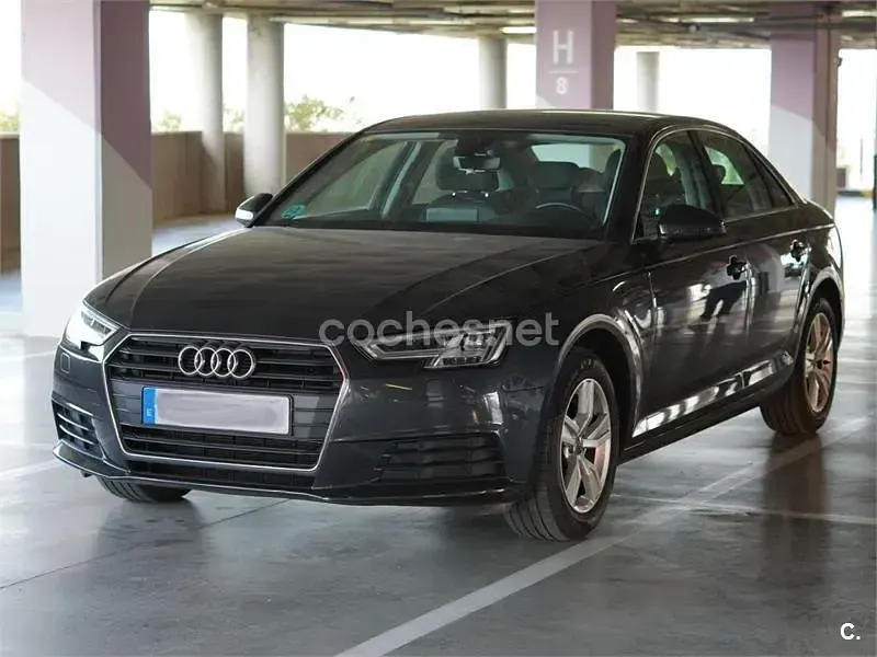 Usado Audi A4 Advanced 150 HP (110 kW) 2018 Cinzento Sedan
