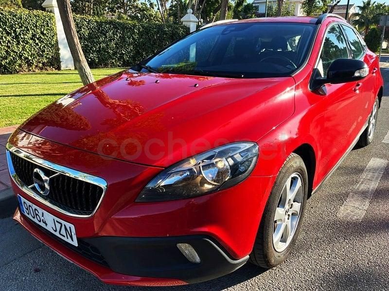Begagnad Volvo V40 CC 120 HK (88 kW) 2017 Röd Kombi