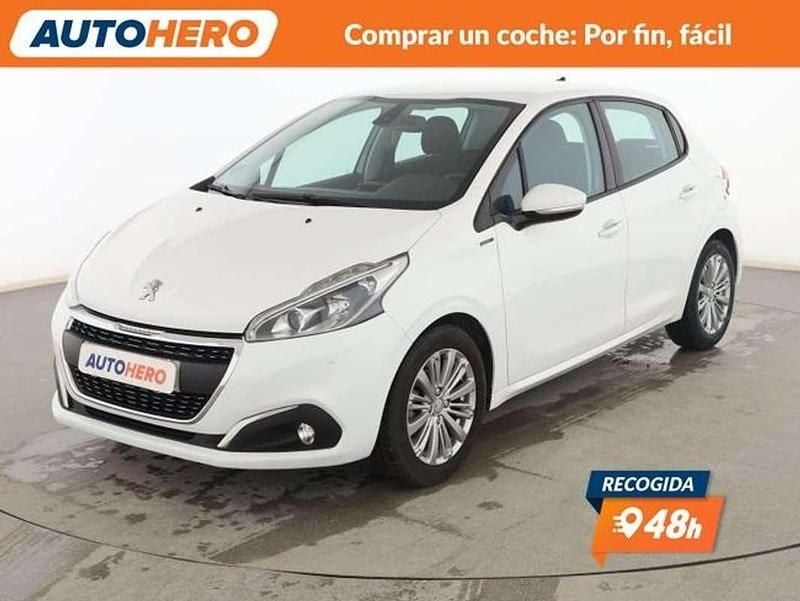 Usado Peugeot 208 Signature Sky 83 CV (61 kW) 2018 Blanco Utilitario