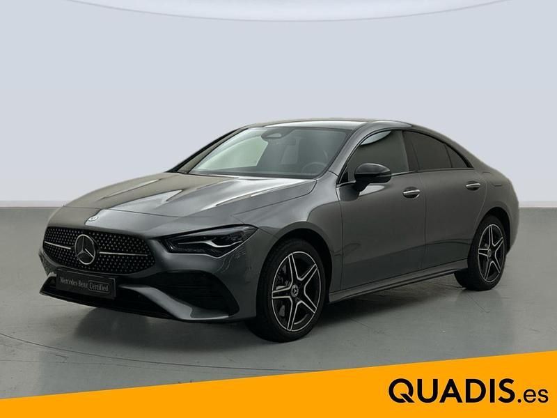 Gris Usado 2024 Mercedes CLA250e Berlina | 43.900 € (Un poco caro) - Imagen 1/4