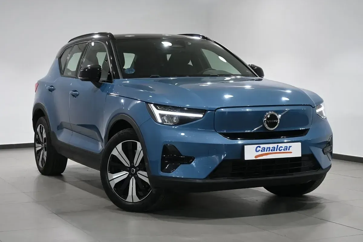 Usado Volvo XC40 Plus 169 kW (231 CV) 2023 Azul SUV