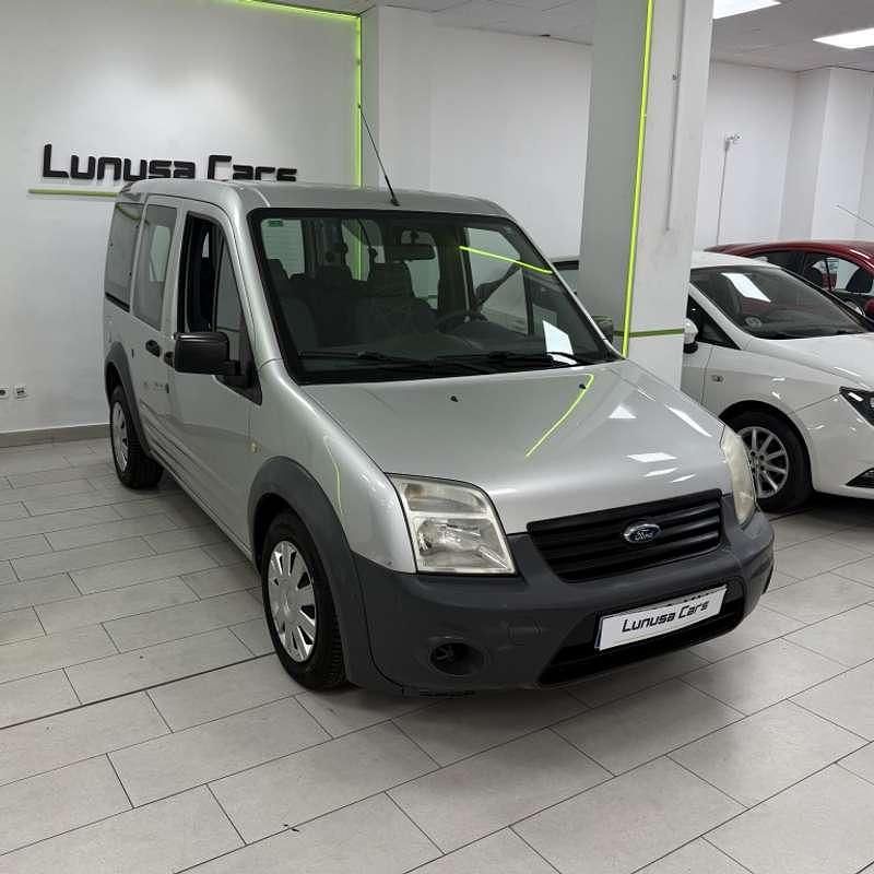 Usado Ford Tourneo 90 CV (66 kW) 2012 Plateado Familiar