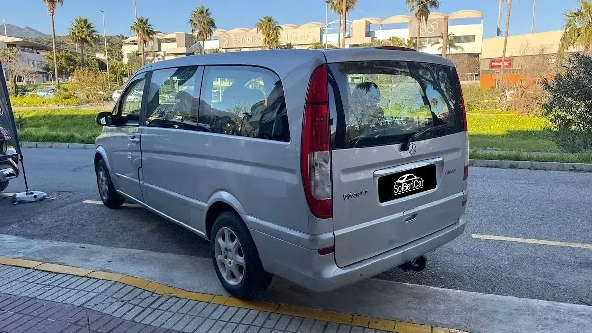 Usado Mercedes Viano 150 CV (110 kW) 2005 Gris Monovolumen