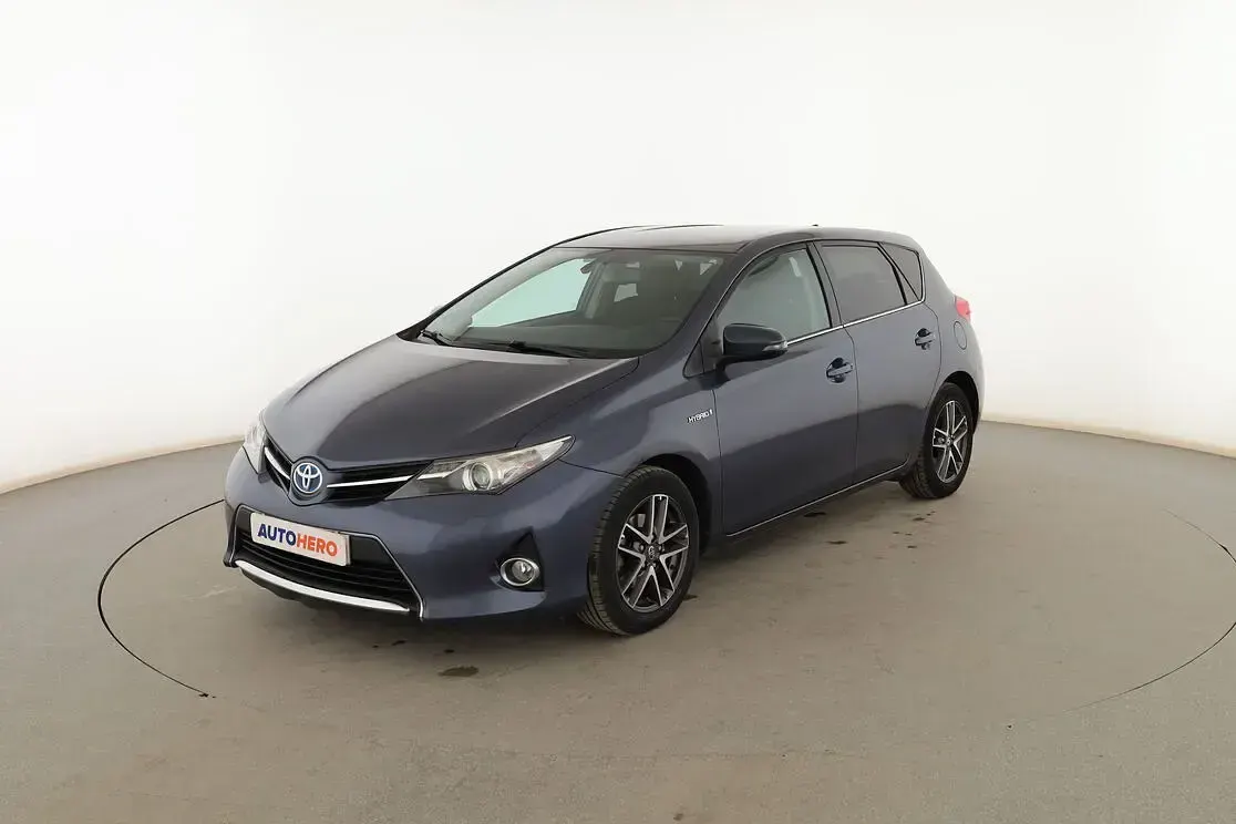 Usado Toyota Auris Hybrid Active 136 CV (100 kW) 2015 Berlina