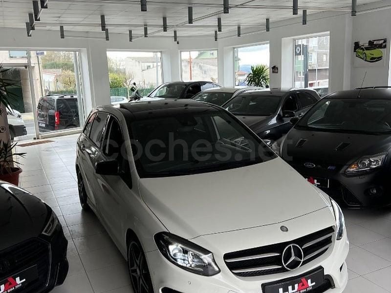 Usado Mercedes B220 AMG line 177 CV (130 kW) 2014 Blanco Monovolumen
