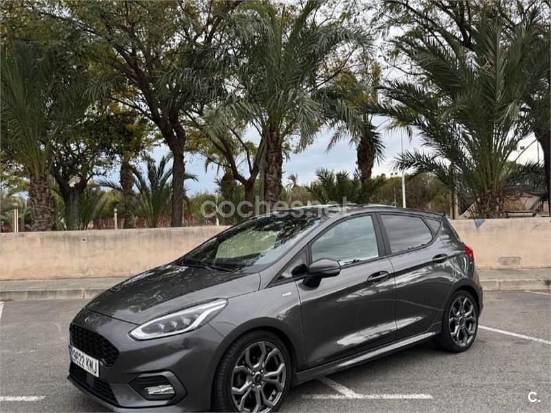 Usado Ford Fiesta ST-Line 140 CV (102 kW) 2018 Gris / plata Utilitario