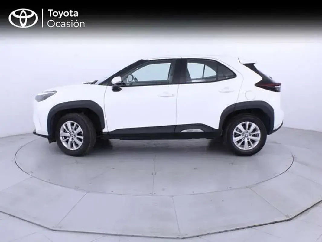 Usado Toyota Yaris Cross Business Edition 116 CV (85 kW) 2023 Blanco SUV