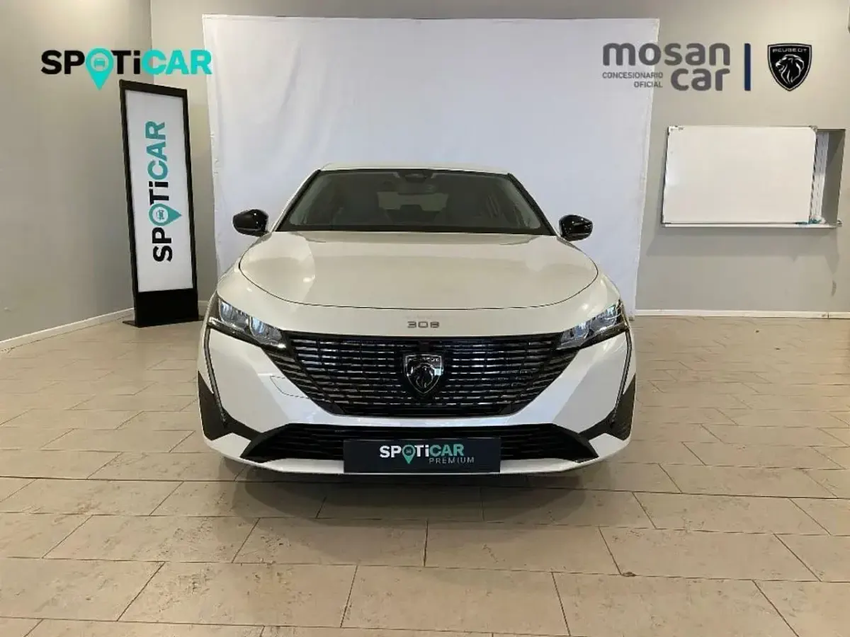 Usado Peugeot 308 Allure 131 CV (96 kW) 2023 Blanco Berlina