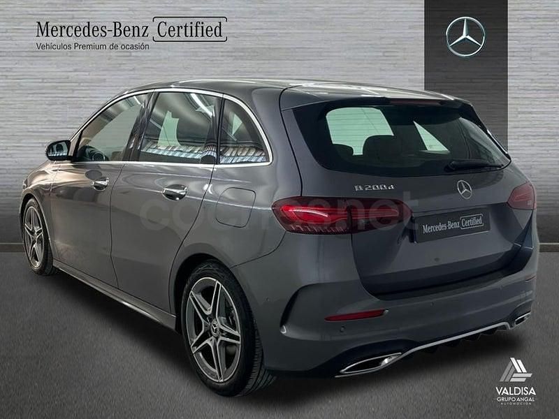 Usado Mercedes B200 AMG line 150 CV (110 kW) 2024 Gris montaña Monovolumen