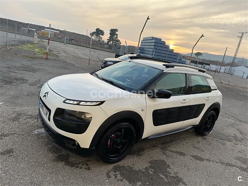 Usado Citroën C4 Feel 82 CV (60 kW) 2015 Blanco Berlina