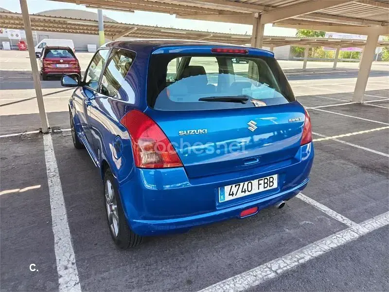 Usado Suzuki Swift GL 92 CV (67 kW) 2006 Azul Utilitario