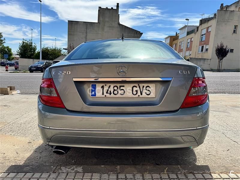 Usado Mercedes C220 Avantgarde 170 CV (125 kW) 2010 Gris / plata Berlina