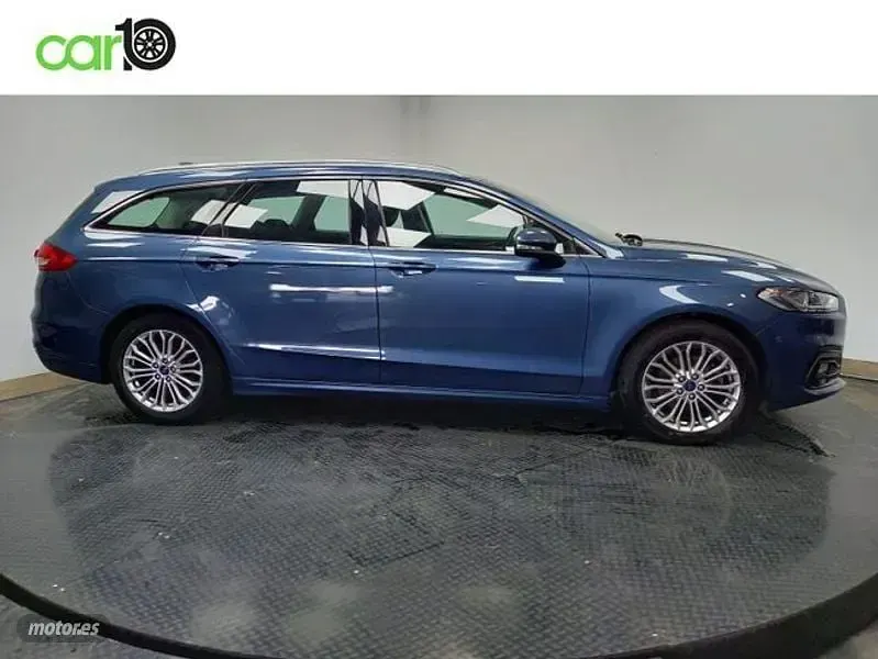 Usado Ford Mondeo Trend 187 CV (137 kW) 2022 Azul Berlina