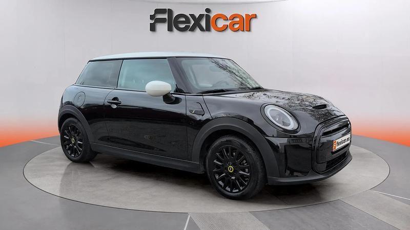 Usado Mini Cooper SE 135 kW (184 CV) 2023 Negro Utilitario