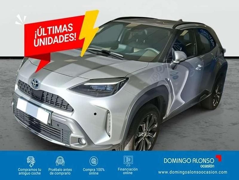 Usado Toyota Yaris 92 CV (67 kW) 2023 Gris Utilitario
