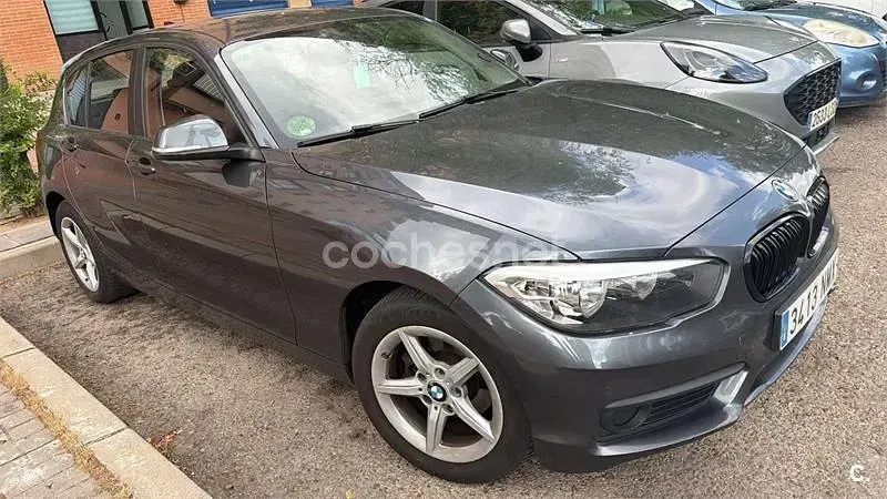 Usado BMW 116 Comfort Edition 116 CV (85 kW) 2018 Gris / plata Utilitario