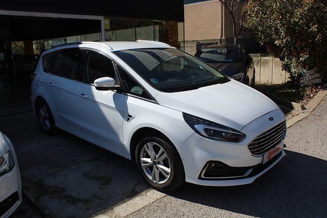 Usado Ford S-MAX Titanium 190 CV (139 kW) 2023 Blanco Monovolumen