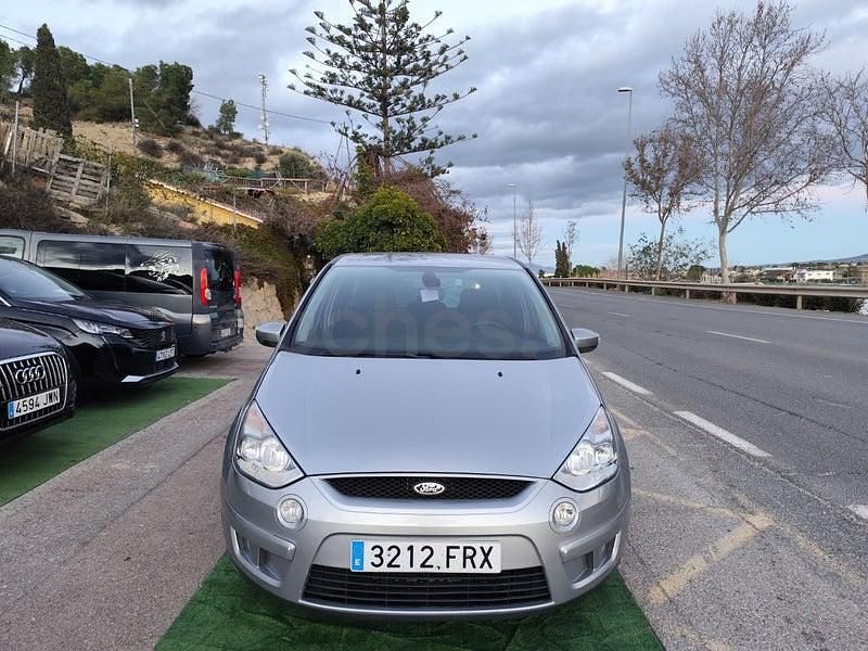 Usado Ford S-MAX Titanium 140 CV (102 kW) 2007 Gris / plata Monovolumen