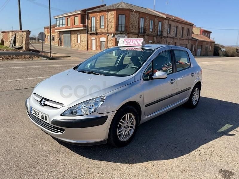 Usado Peugeot 307 90 CV (66 kW) 2002 Gris / plata Berlina