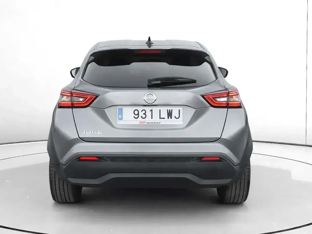 Usado Nissan Juke Tekna 114 CV (83 kW) 2022 Gris / plata SUV