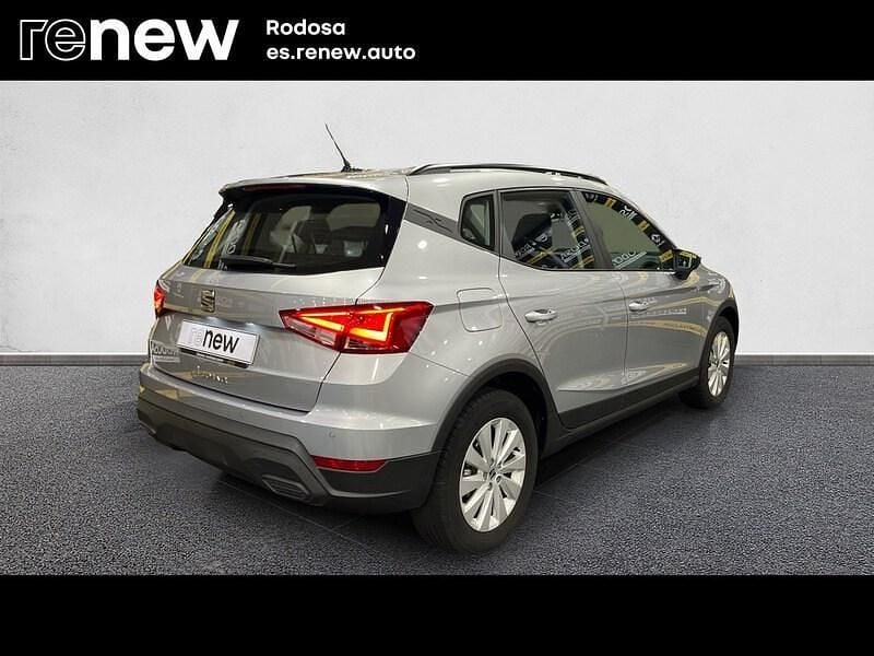 Usado Seat Arona Style 110 HP (80 kW) 2023 Cinzento SUV