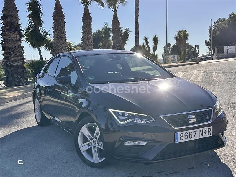 Usado Seat Leon FR 150 CV (110 kW) 2017 Granate Berlina