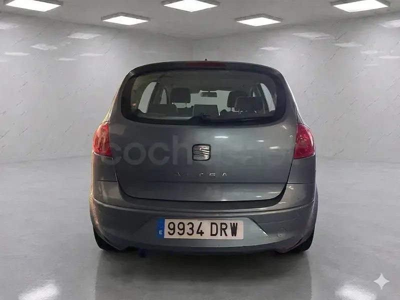 Usado Seat Altea Reference 102 CV (75 kW) 2007 Gris / plata Monovolumen