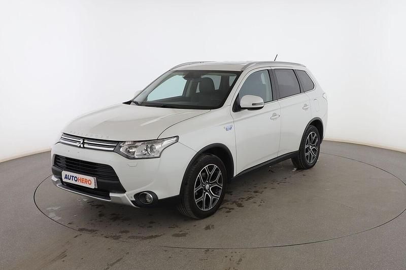 Blanco Usado 2015 Mitsubishi Outlander SUV | 14.499 € (Precio justo) - Imagen 1/3