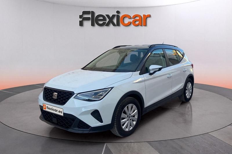 Usado Seat Arona Style 110 CV (80 kW) 2022 Blanco SUV