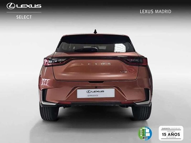 Usado Lexus LBX 136 CV (100 kW) 2025 Marrón SUV