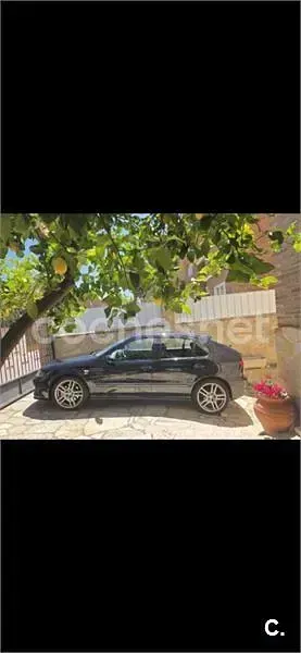 Usado Seat Leon CUPRA 210 CV (154 kW) 2004 Negro Utilitario