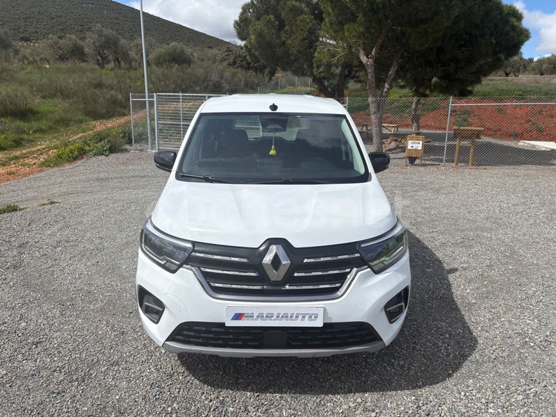 Usado Renault Kangoo Techno 95 CV (69 kW) 2022 Blanco Monovolumen