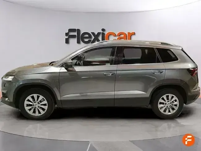 Usado Skoda Karoq 150 CV (110 kW) 2024 Gris SUV