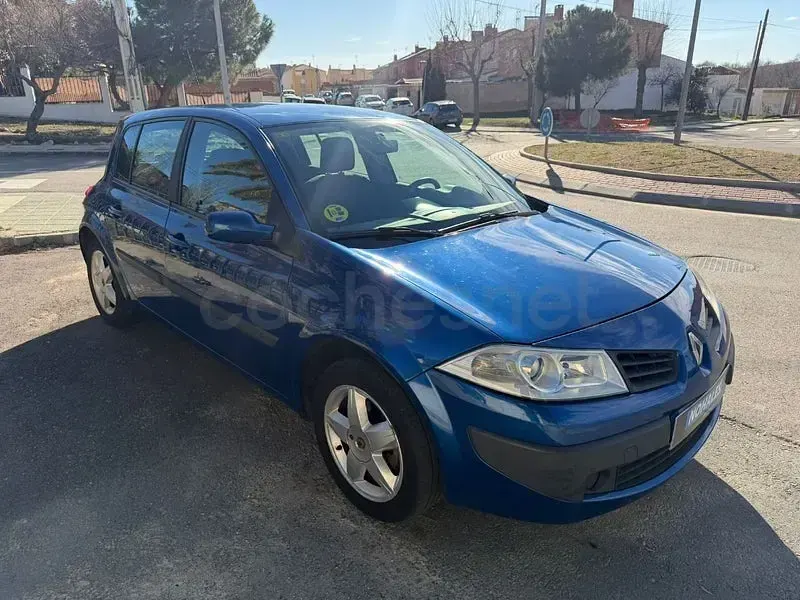 Usado Renault Mégane Dynamique 105 CV (77 kW) 2006 Azul Berlina