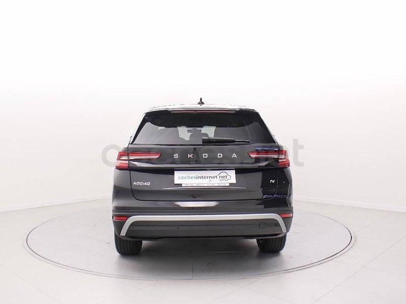 Usado Skoda Kodiaq Selection 204 CV (150 kW) 2025 Blanco SUV