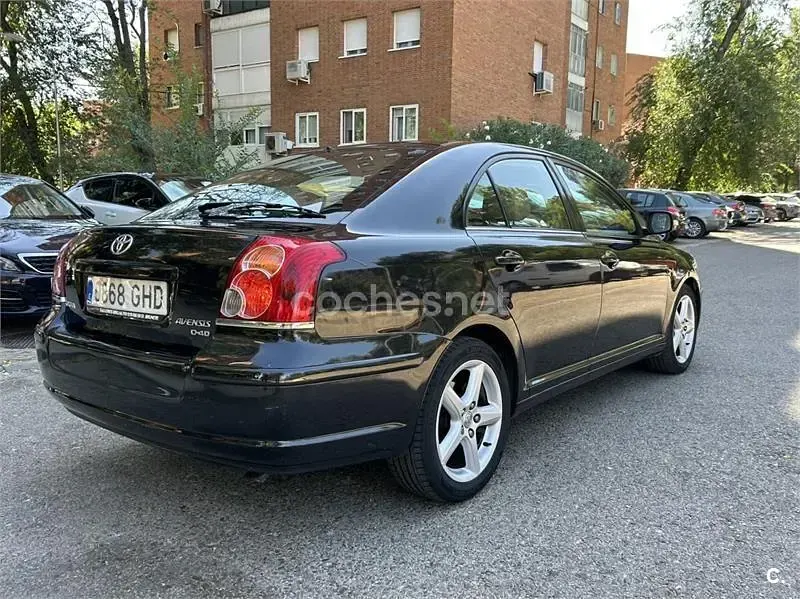 Usado Toyota Avensis Executive 126 CV (92 kW) 2008 Negro Berlina