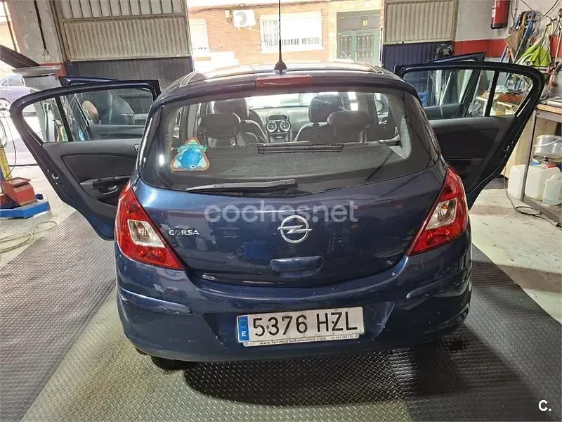 Usado Opel Corsa Selective 100 CV (73 kW) 2014 Azul Utilitario