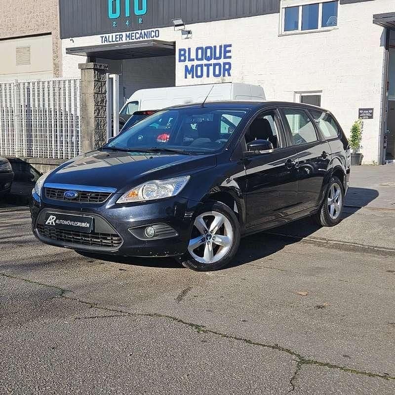 Usado Ford Focus Trend 109 CV (80 kW) 2010 Negro Familiar