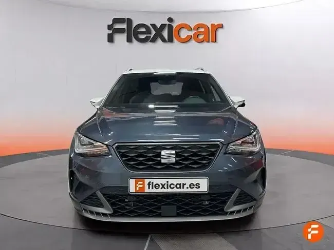 Usado Seat Arona FR 110 CV (80 kW) 2023 Gris SUV