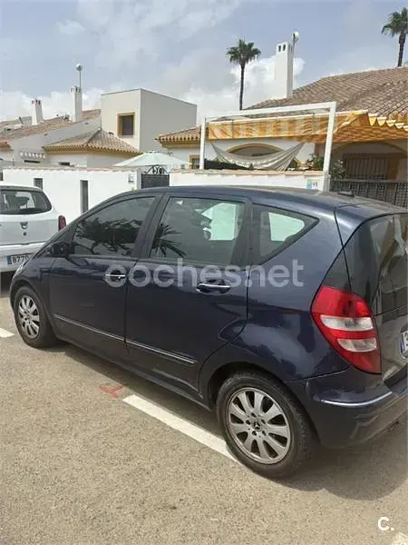 Usado Mercedes A150 Elegance 95 CV (69 kW) 2005 Azul Monovolumen