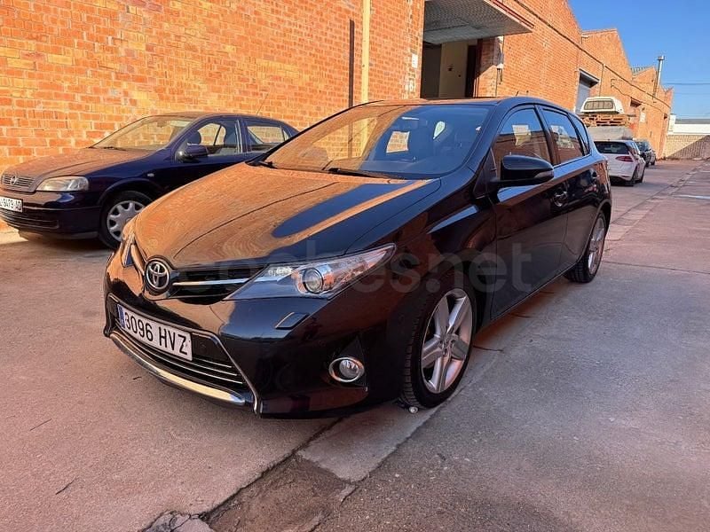Usado Toyota Auris Active 124 CV (91 kW) 2013 Azul Berlina