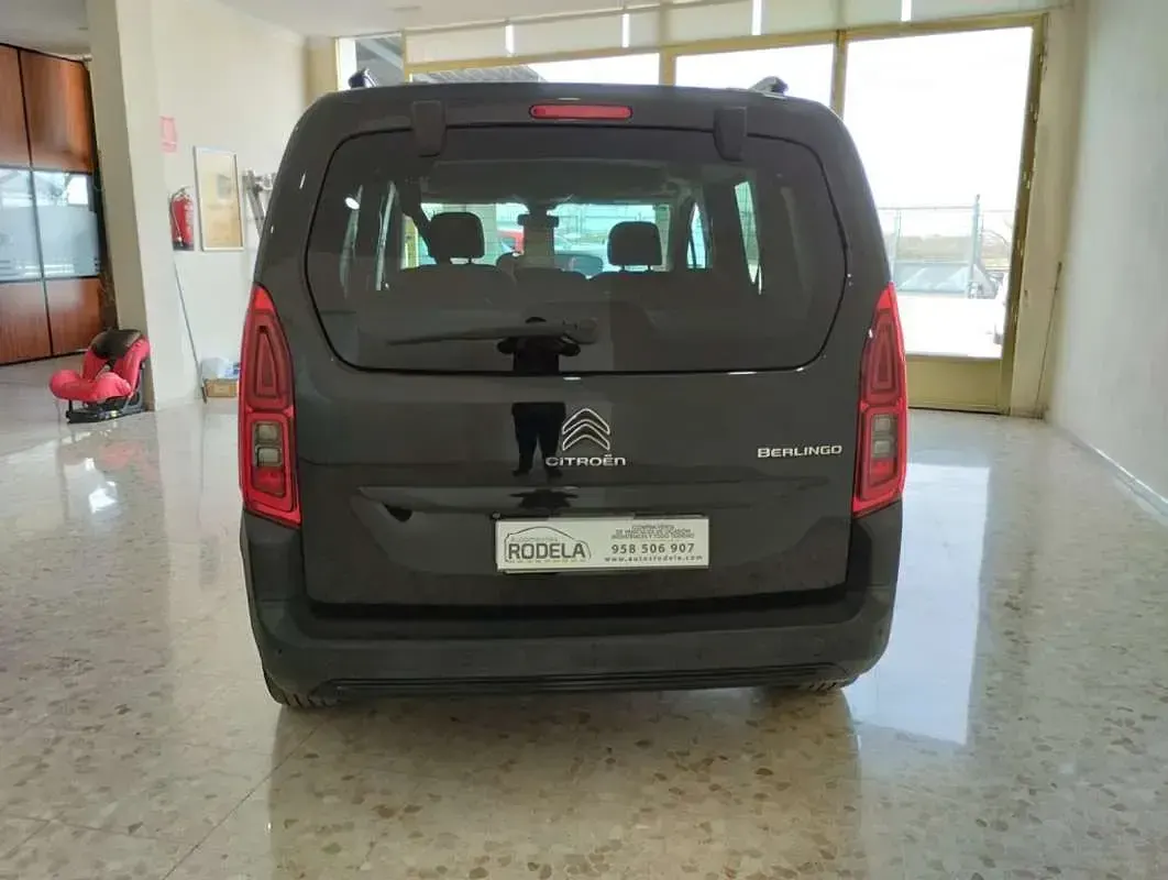 Usado Citroën Berlingo Shine 102 CV (75 kW) 2019 Negro Monovolumen