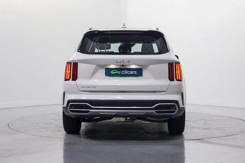 Usado Kia Sorento 179 CV (131 kW) 2023 Blanco SUV