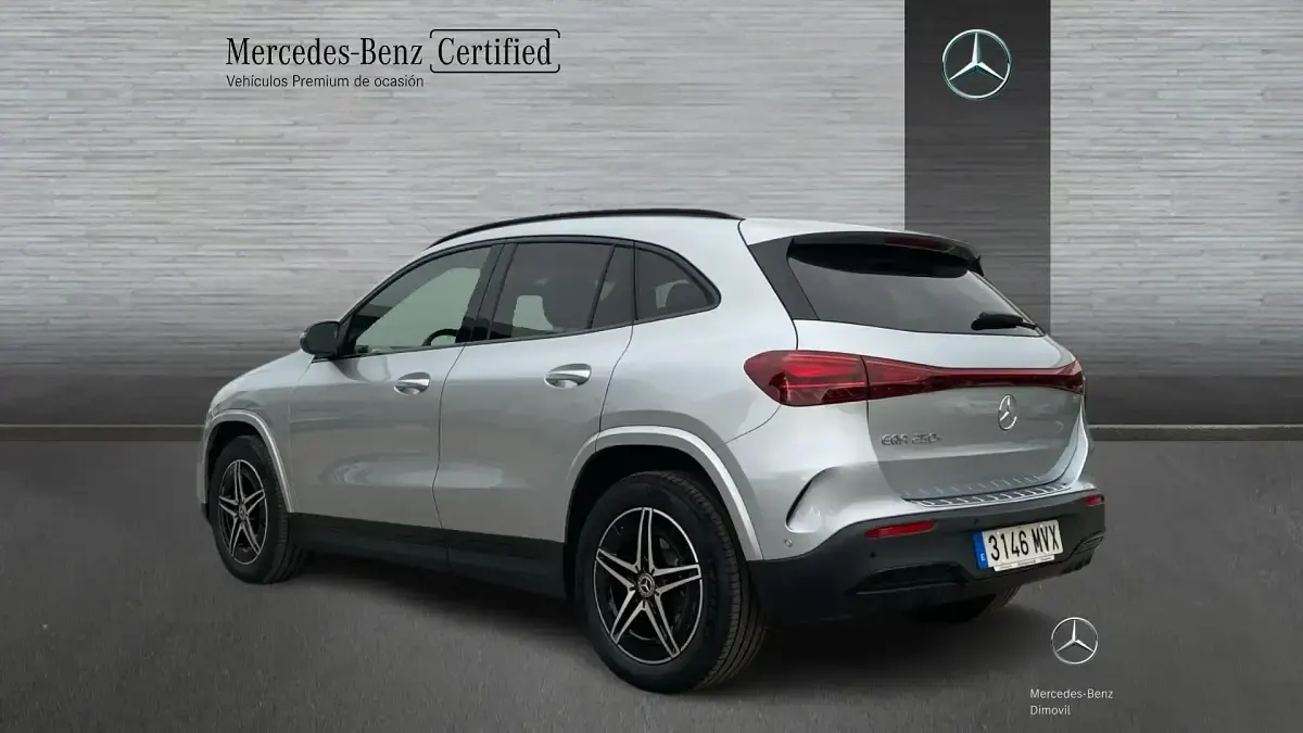 Käytetty Mercedes EQA250+ 139 kW (190 HP) 2024 Harmaa Katumaasturi