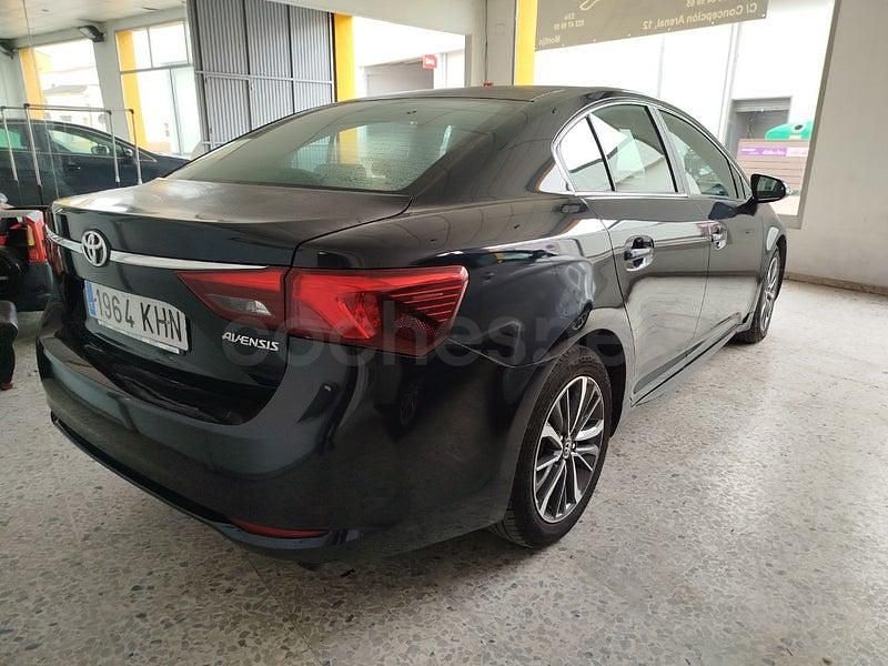 Usado Toyota Avensis Advance 143 CV (105 kW) 2018 Gris / plata Berlina