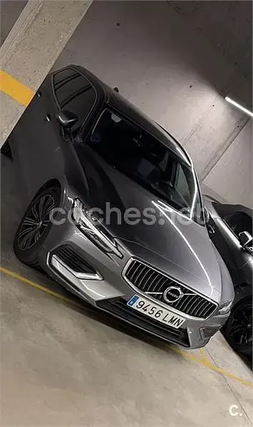 Usado Volvo V60 Inscription 340 CV (250 kW) 2021 Gris / plata Familiar