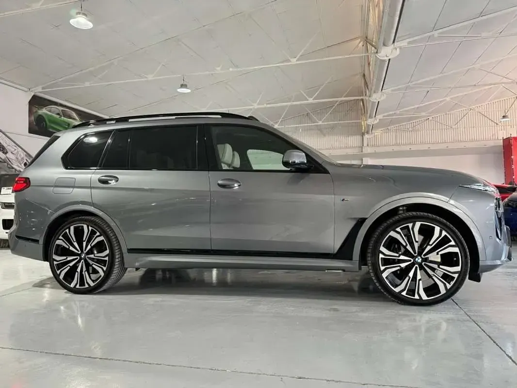Occasion BMW X7 M Sport 340 PK (250 kW) 2024 Grijs SUV