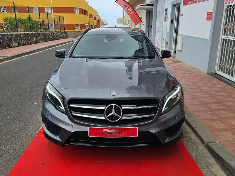 Usado Mercedes GLA220 AMG line 170 CV (125 kW) 2015 Gris / plata SUV